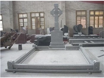 Veliki granitni nagrobniki