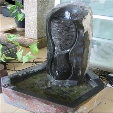 Notranja kamnita fontana