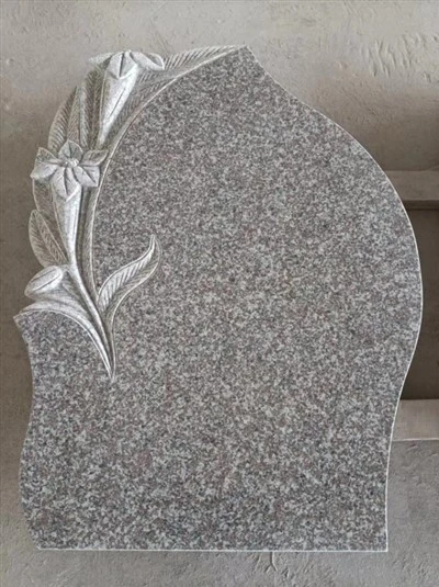 G664 Nagrobnik iz granitne lilije