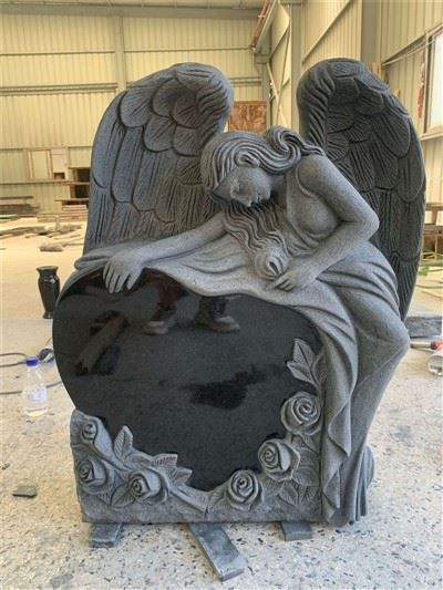 Granitni nagrobnik Angel